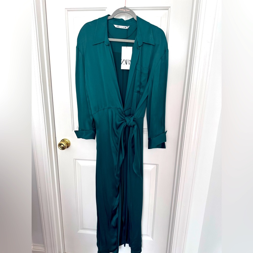 Ready for the holidays! Zara iconic Wrap Dress